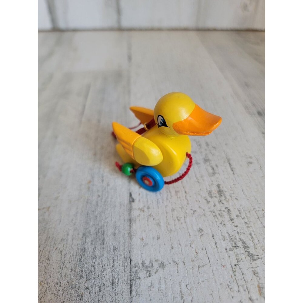 Hallmark waddles pull duck 2001 ornament Xmas